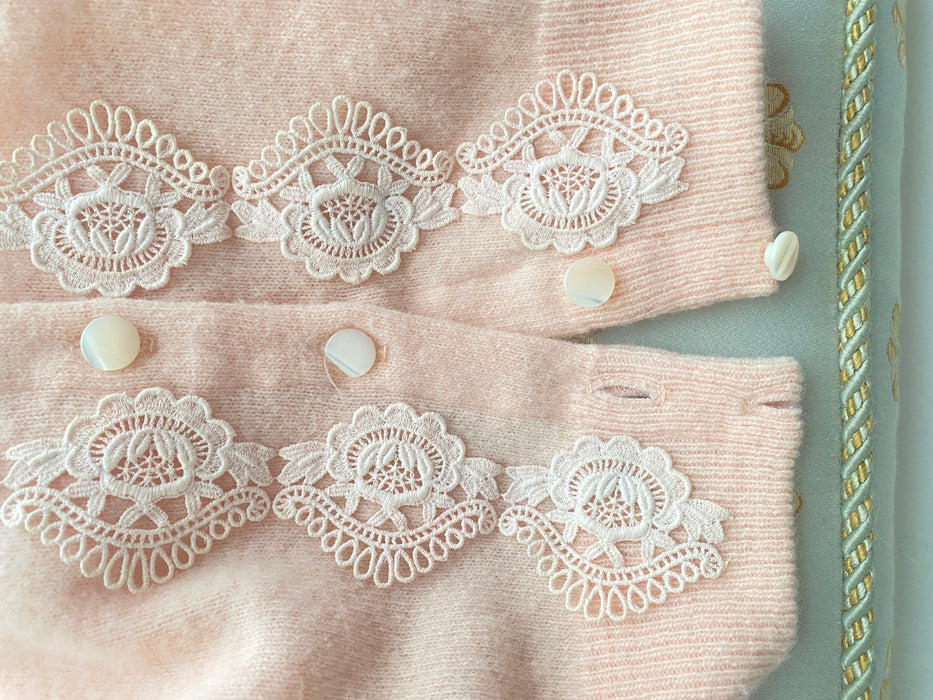 Pretty Baby Soft 1950's Lambswool Cardigan With Lace Applique / XS