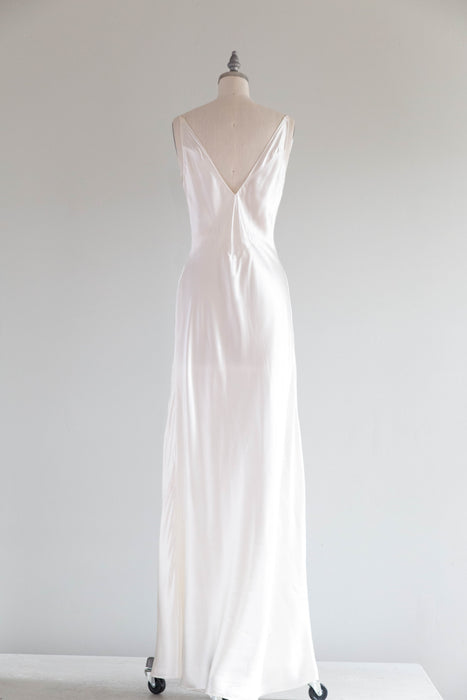 Elegant 1930's Ivory Lace Wedding Gown With Long Sleeves & Short Train / ML