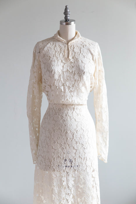 Elegant 1930's Ivory Lace Wedding Gown With Long Sleeves & Short Train / ML