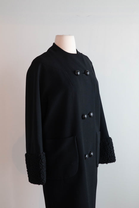 Elegant 1960's Black Wool Balenciaga Influenced Cocoon Coat With Fur Trim / M