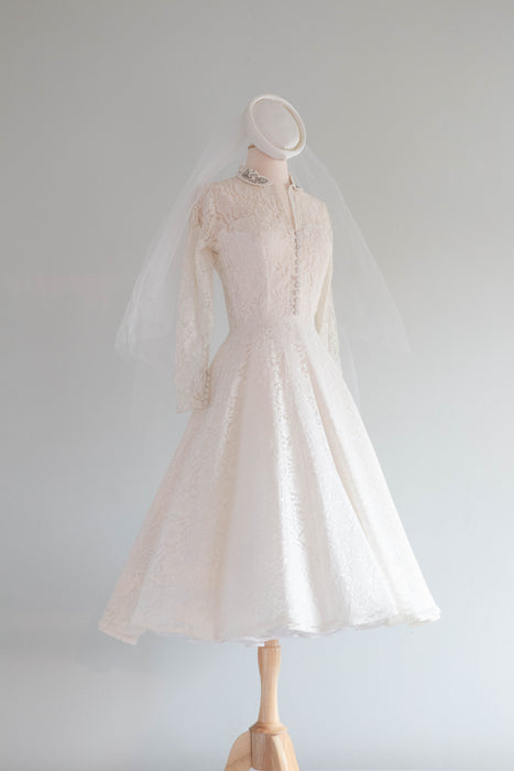 Timeless 1950's Chantilly Lace Tea Length Wedding Dress Peter Pan Collar / Small