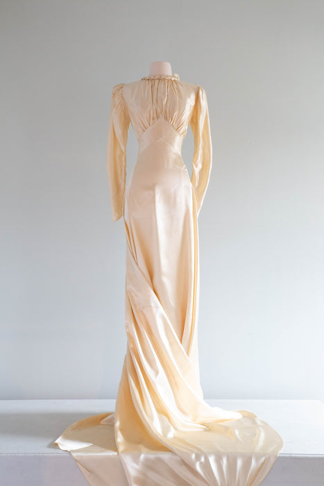 Gleaming 1930's Slipper Satin Champagne Wedding Gown With Long Train / SM