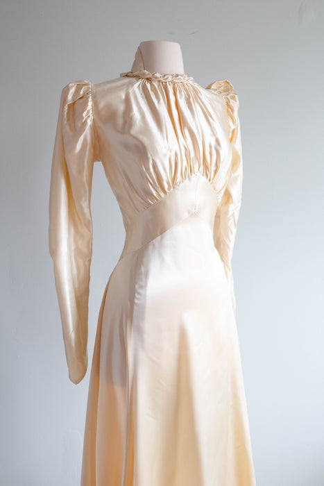 Gleaming 1930's Slipper Satin Champagne Wedding Gown With Long Train / SM