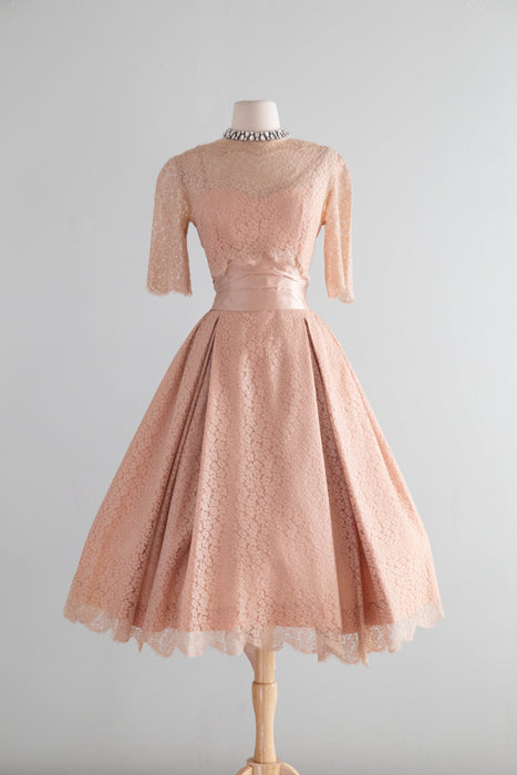 Stunning 1950's Carlye Blush Lace Party Dress With Full Skirt & Big Bow / SM