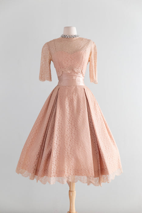Stunning 1950's Carlye Blush Lace Party Dress With Full Skirt & Big Bow / SM