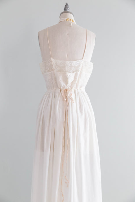 Exquisite Vintage Embroidered Lily of The Valley Ivory Peignoir Set By Iris / SM