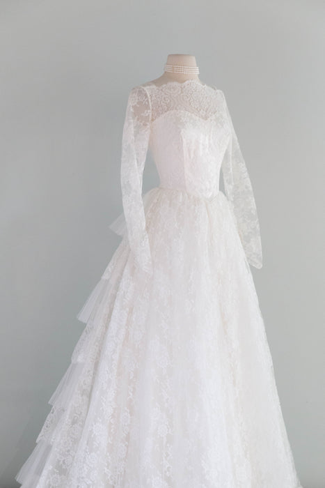 Enchanting 1950's Floral Chantilly Lace Wedding Gown / Small