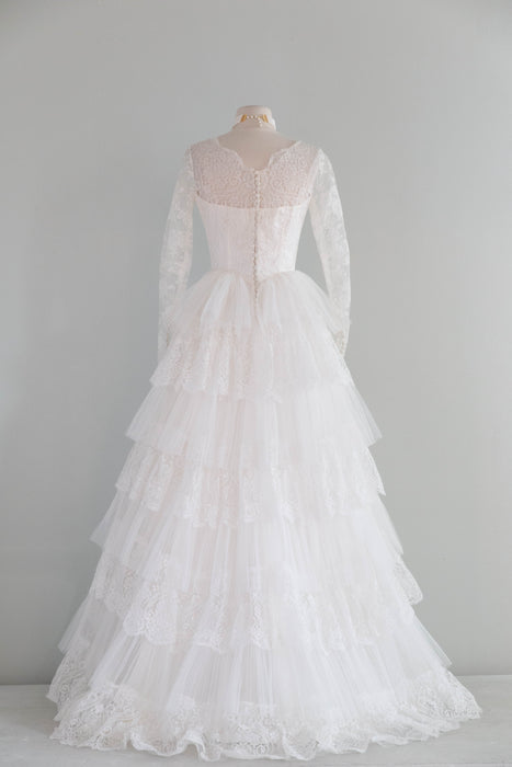 Enchanting 1950's Floral Chantilly Lace Wedding Gown / Small