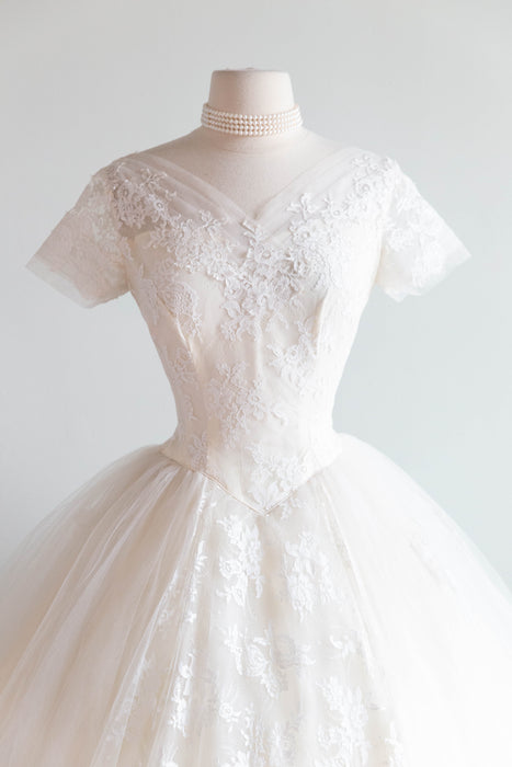Classic 1950's Tea Length Wedding Dress in Ivory Chantilly Lace & Tulle / Small