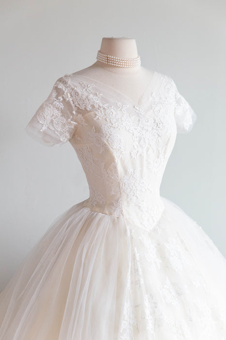 Classic 1950's Tea Length Wedding Dress in Ivory Chantilly Lace & Tulle / Small