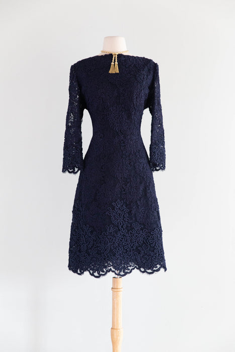 Elegant Vintage Oscar de La Renta Navy Blue Guipure Lace Cocktail Dress  / L
