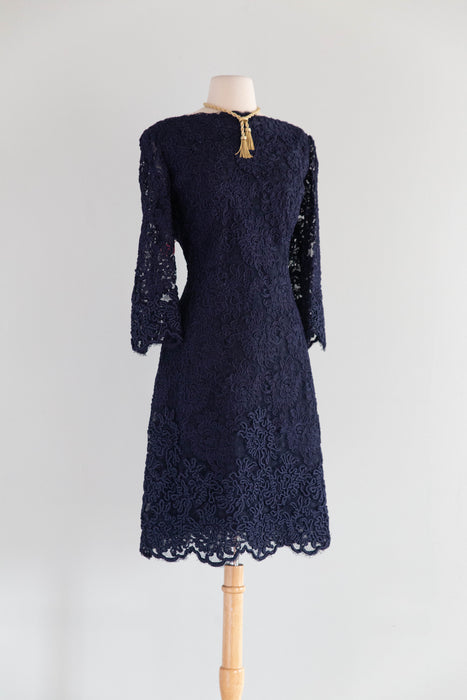 Elegant Vintage Oscar de La Renta Navy Blue Guipure Lace Cocktail Dress  / L