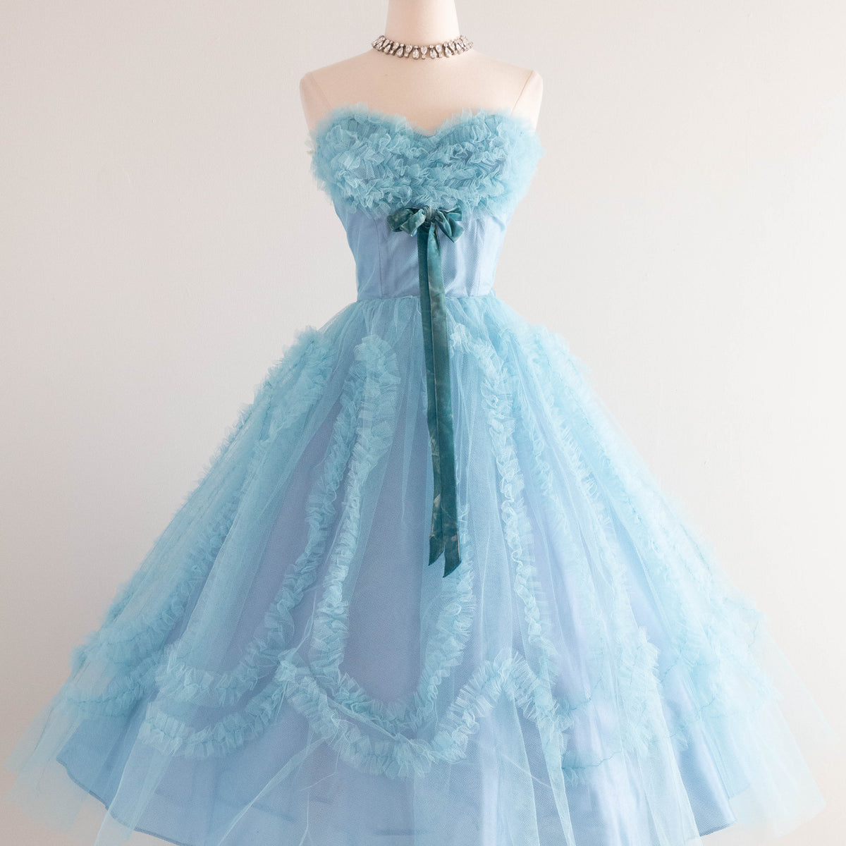 Dreamy 1950's Alice In Wonderland Blue Tulle Prom Dress / SM – Xtabay  Vintage