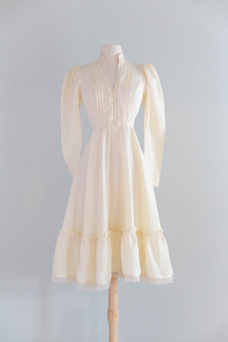 Dreamy Vintage Gunne Sax By Jessica Ivory Taffeta Wedding Dress / XS