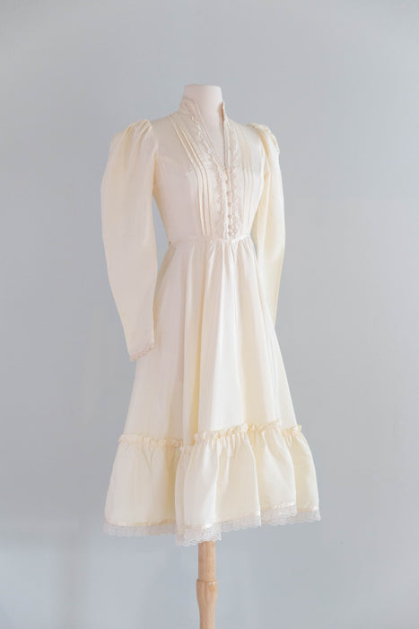 Dreamy Vintage Gunne Sax By Jessica Ivory Taffeta Wedding Dress / XS