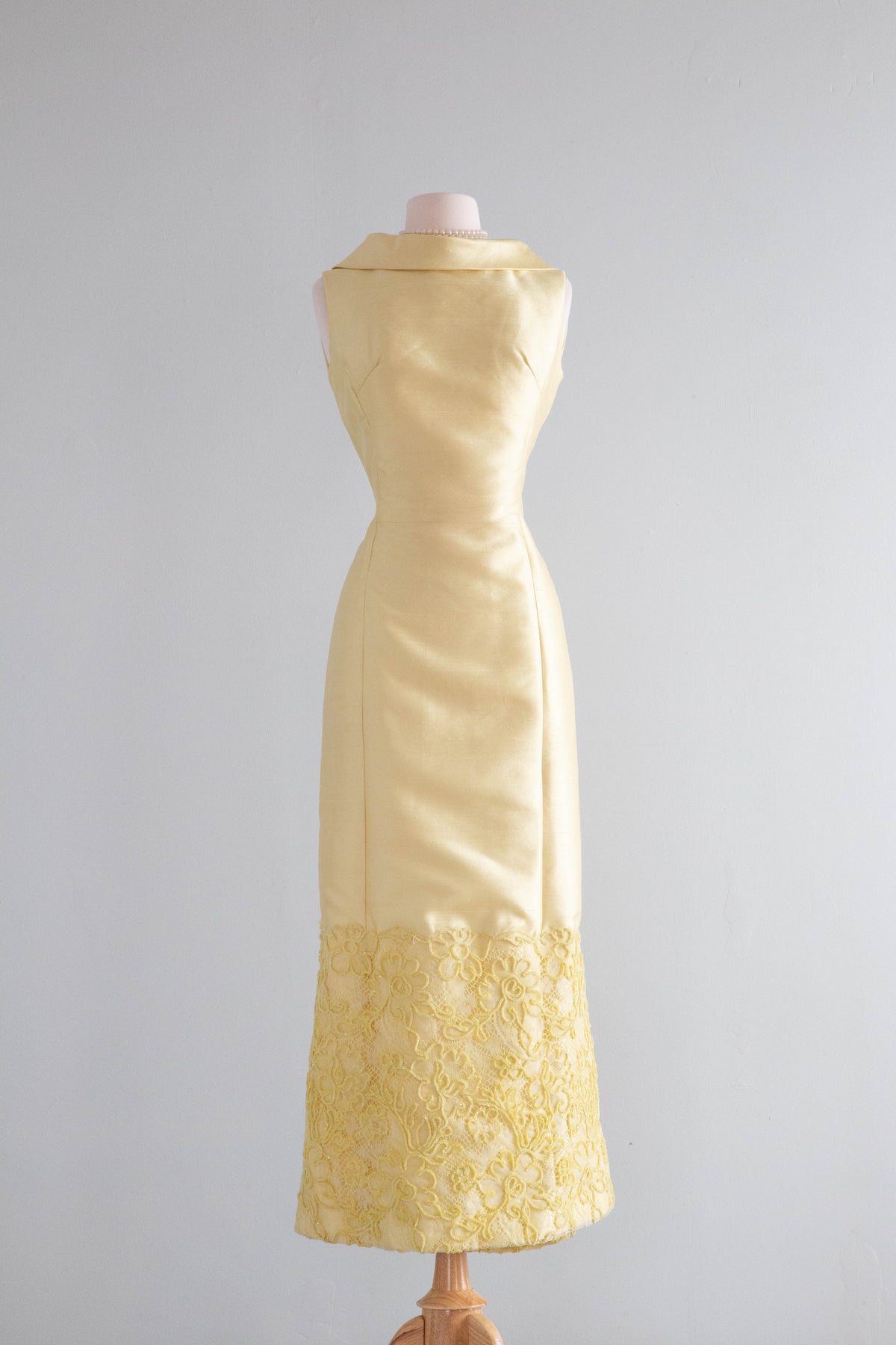 Fabulous 1960's Butter Yellow Silk Evening Gown With Mermaid Hem / Med