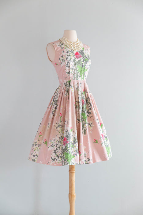 Painterly Floral Garden Party Dress in Polished Cotton From the Early 1960’s / M