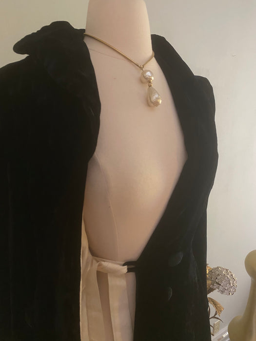 Dramatic 1930's Silk Velvet Full Length Evening Coat With Ivory Lining / Medium