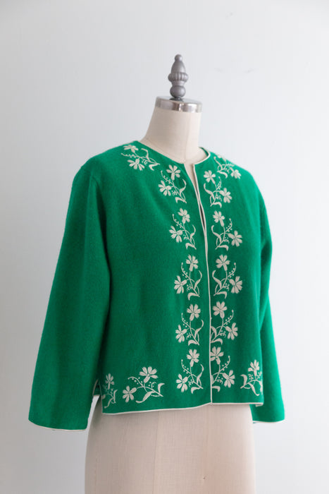 Gorgeous 1960's Kelly Green Hand Embroidered Lambswool Cardigan From Razooks / M