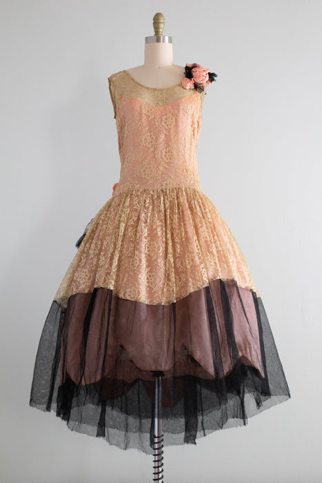 Exquisite 1920's Robe de Style Flapper Dress In Salmon Pink & Black / XS