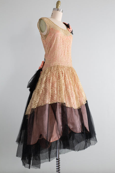 Exquisite 1920's Robe de Style Flapper Dress In Salmon Pink & Black / XS