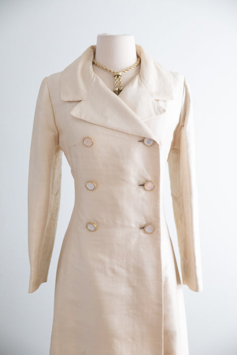Elegant 1960's Ivory Pearl Shantung Silk Couture Evening Coat / SM