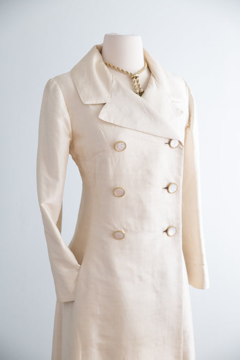 Elegant 1960's Ivory Pearl Shantung Silk Couture Evening Coat / SM