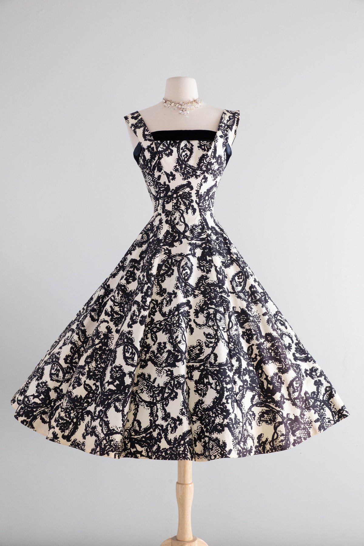 Stunning 1950's New Look Era Frank Starr Baroque Print Cocktail