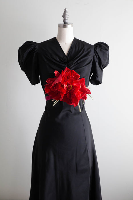 Elegant 1930's Grand Floral Evening Gown In Black Taffeta / Small