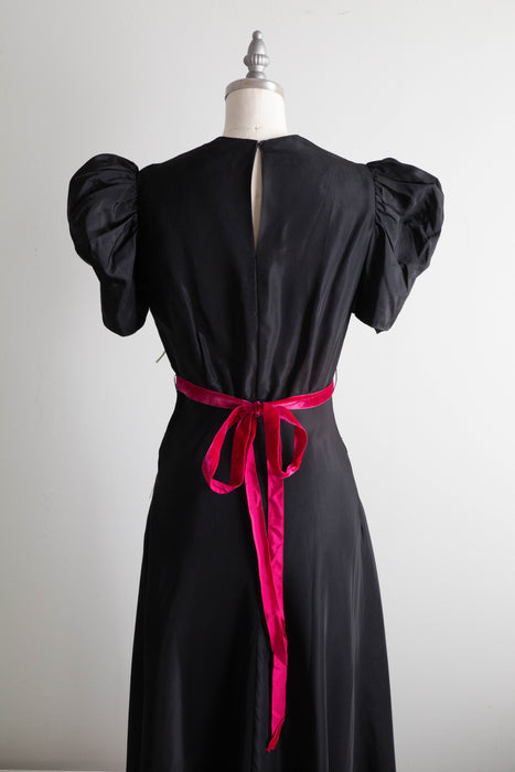 Elegant 1930's Grand Floral Evening Gown In Black Taffeta / Small