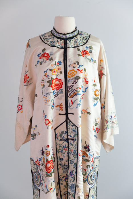 Exquisite Antique Hand Embroidered Silk Chinese Robe Circa 1900-1930 / M