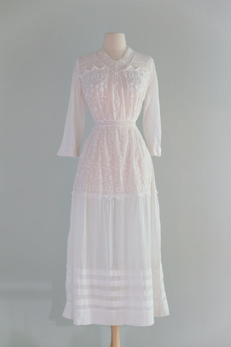 Enchanting Antique Edwardian Embroidered Cotton Lawn Dress With Bows & Bouquets / XS