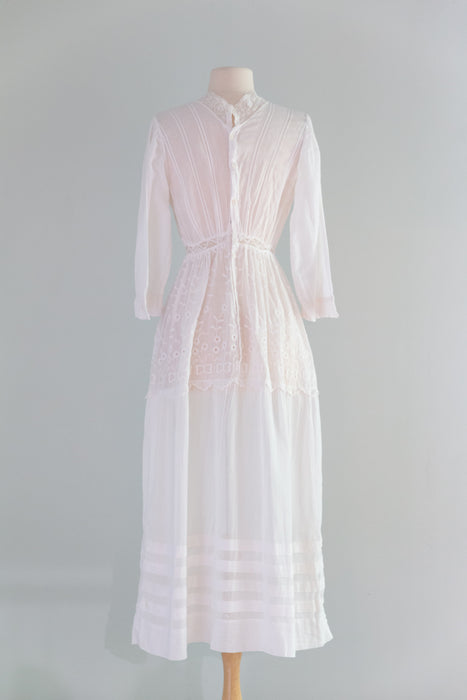 Enchanting Antique Edwardian Embroidered Cotton Lawn Dress With Bows & Bouquets / XS