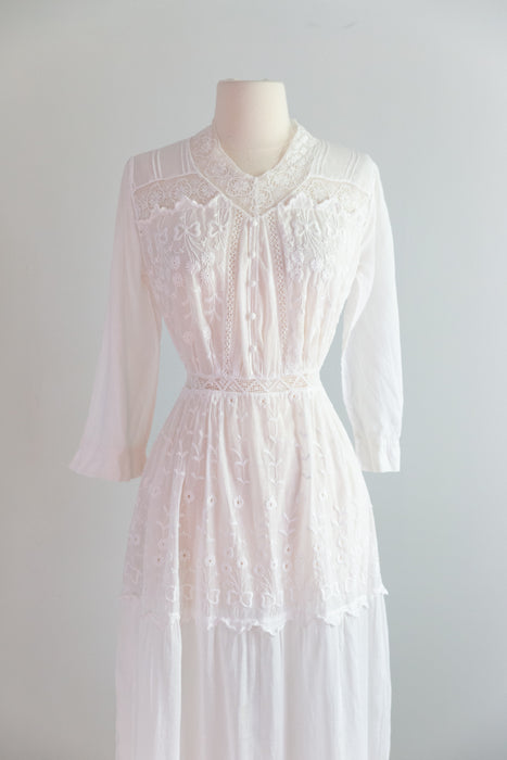 Enchanting Antique Edwardian Embroidered Cotton Lawn Dress With Bows & Bouquets / XS