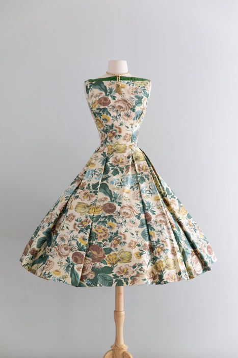 Fabulous 1950's Bucolic Floral Print Dress In Glossy Cotton Chintz / SM