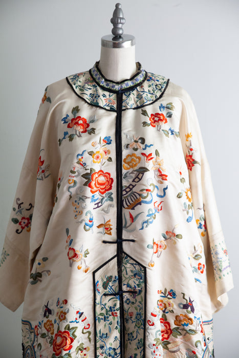 Exquisite Antique Hand Embroidered Silk Chinese Robe Circa 1900-1930 / M