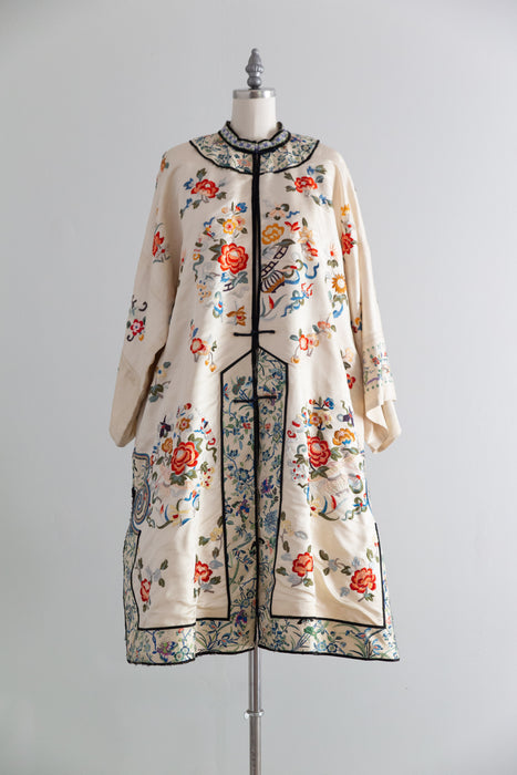 Exquisite Antique Hand Embroidered Silk Chinese Robe Circa 1900-1930 / M