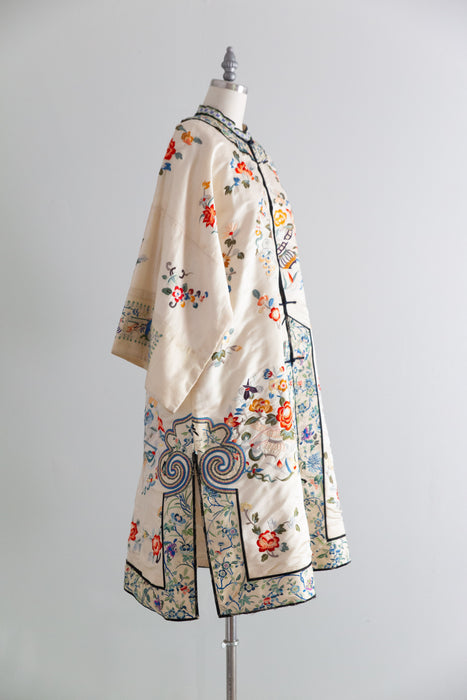 Exquisite Antique Hand Embroidered Silk Chinese Robe Circa 1900-1930 / M