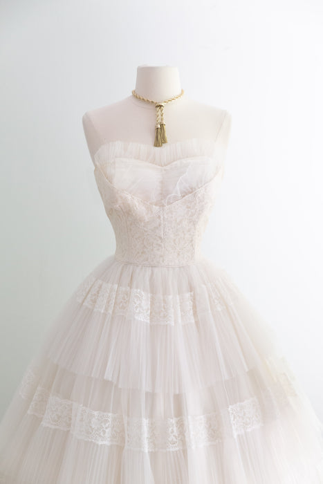 Heavenly 1950's Tea Length Wedding Dress in Pleated Tulle and Lace / XS