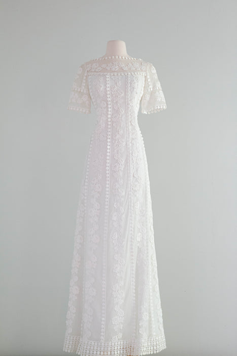 Fabulous 1960's Rose Lace I.Magnin Wedding Gown With Train / Small