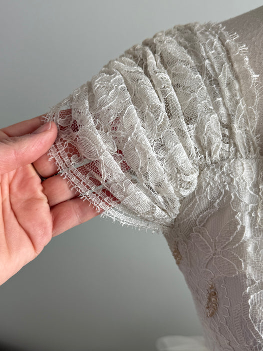 Beautiful 1950's Ballet Length Wedding Gown In Tulle & Lace / XS