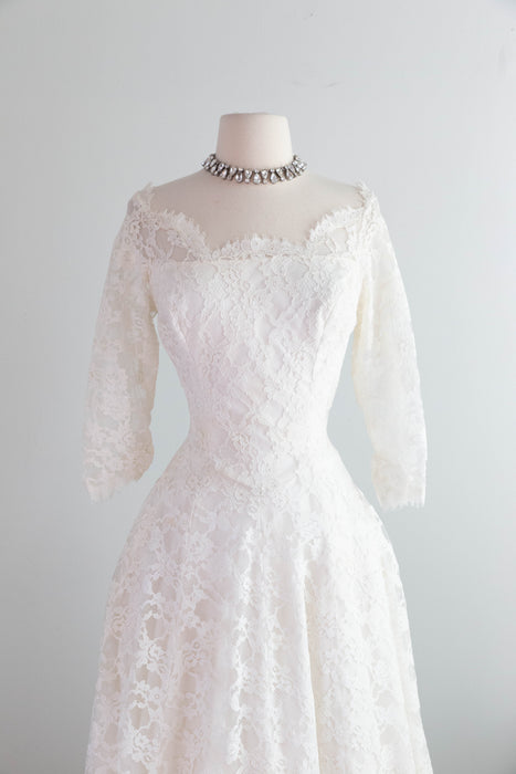 Stunning 1950's Cahill of Beverly Hills Chantilly Lace Wedding Gown / Small