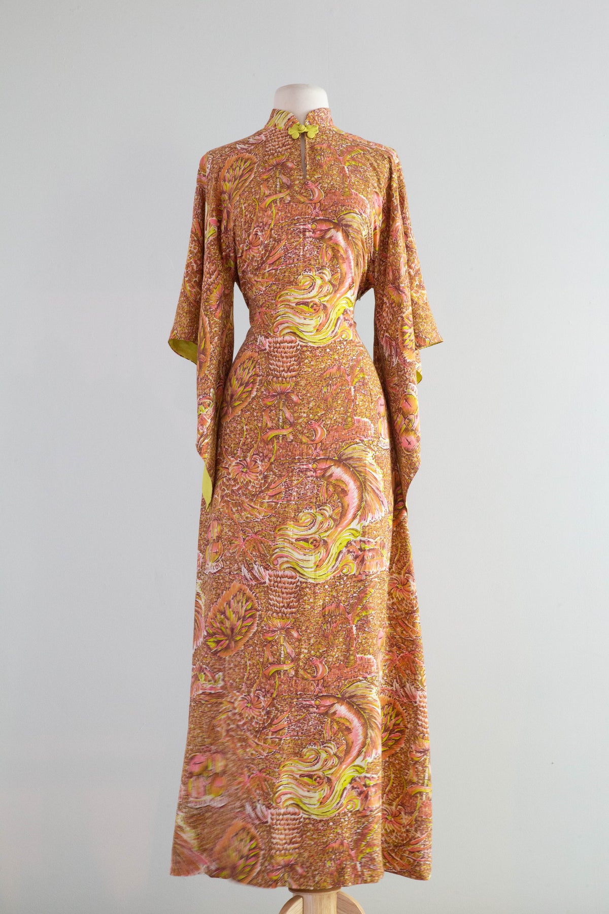 Spectacular Silky Rayon 1940's Pake Muu By Paradise Sportwear Made