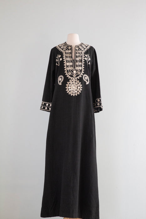 Timeless Summer Chic 1970's Black Cotton Embroidered Caftan From Pakistan / ML