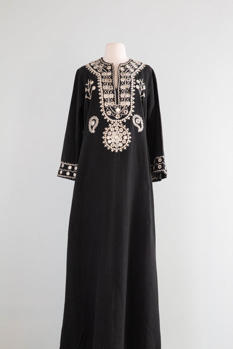 Timeless Summer Chic 1970's Black Cotton Embroidered Caftan From Pakistan / ML
