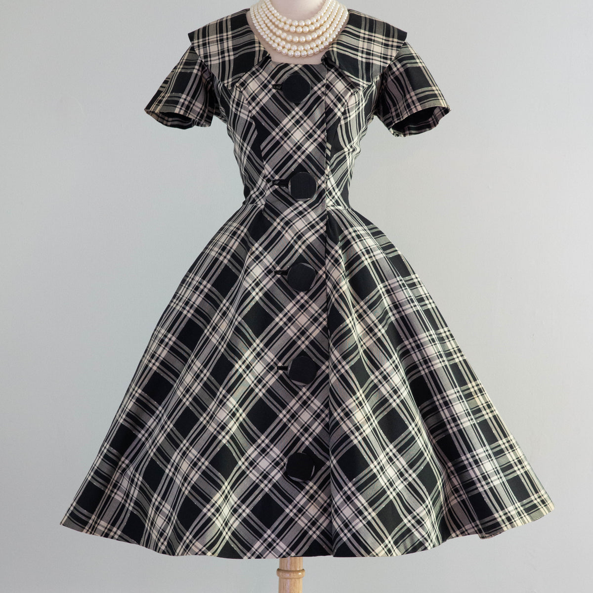 Fantastic 1950's Estevez Black & White Plaid Dress With Huge Buttons / – Xtabay Vintage