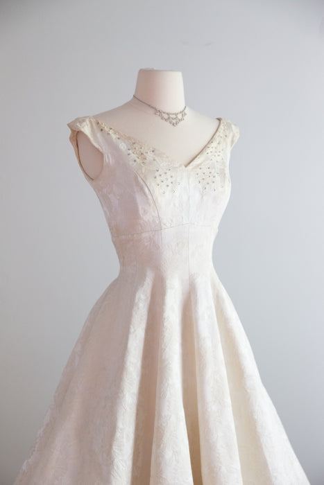 Classic 1950's Ivory Floral Brocade Bridal Dress With Pockets! / Small