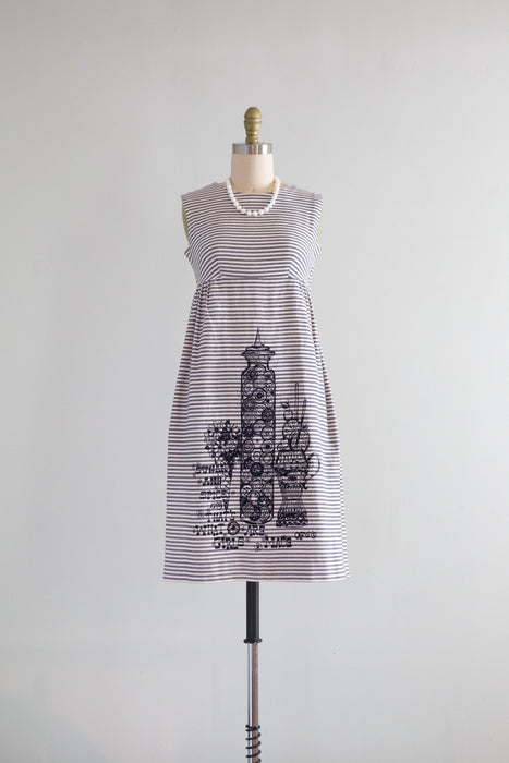 Fabulous 1960's Sugar & Spice Novelty Print Shift Dress / XS