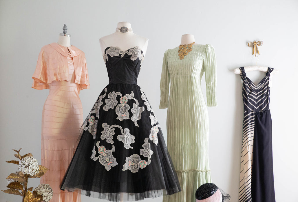 Exquisite 1950's Black Strapless Party Dress With Lace Appliqué & Embroidery By Alfandri / Small