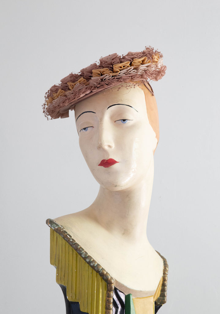 Charming 1950 display picture 1